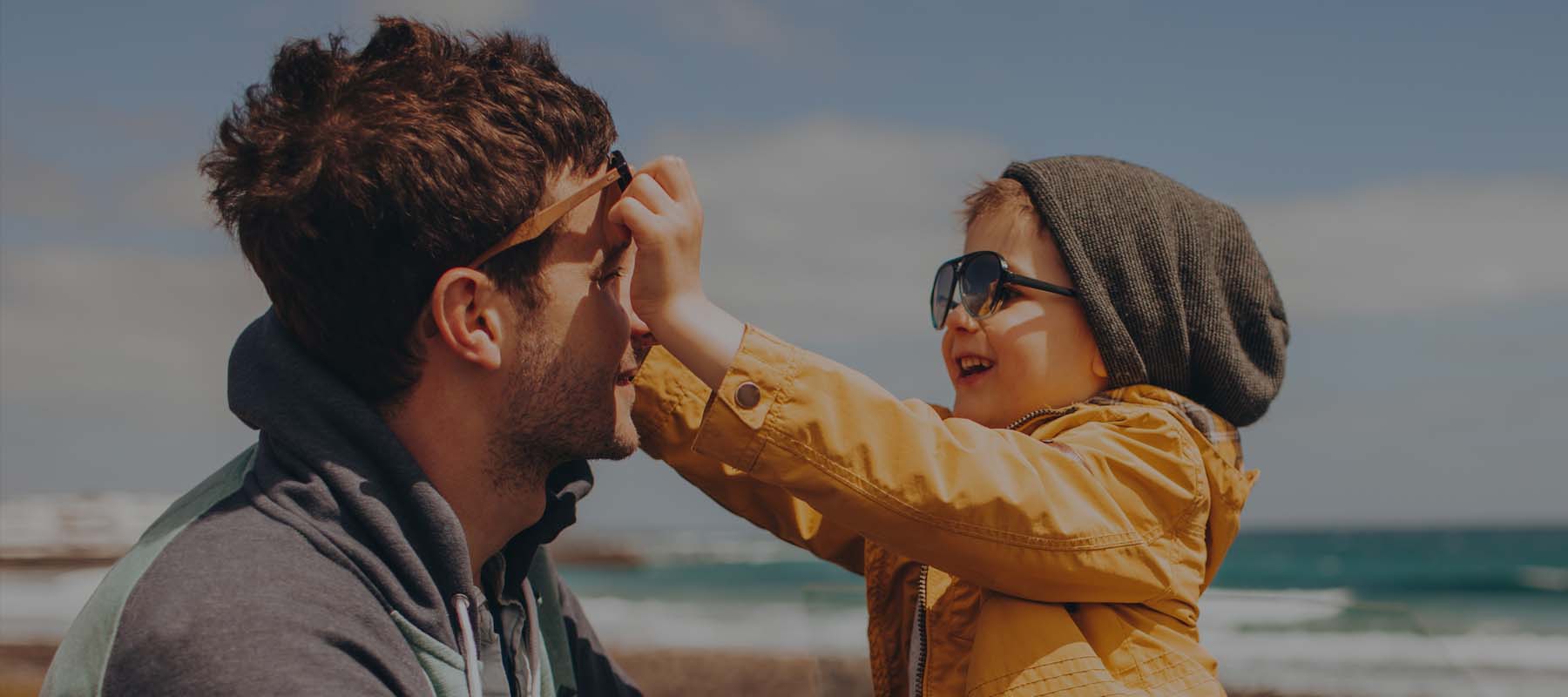 Spring Trends in Wholesale Sunglasses: A Shopping Guide